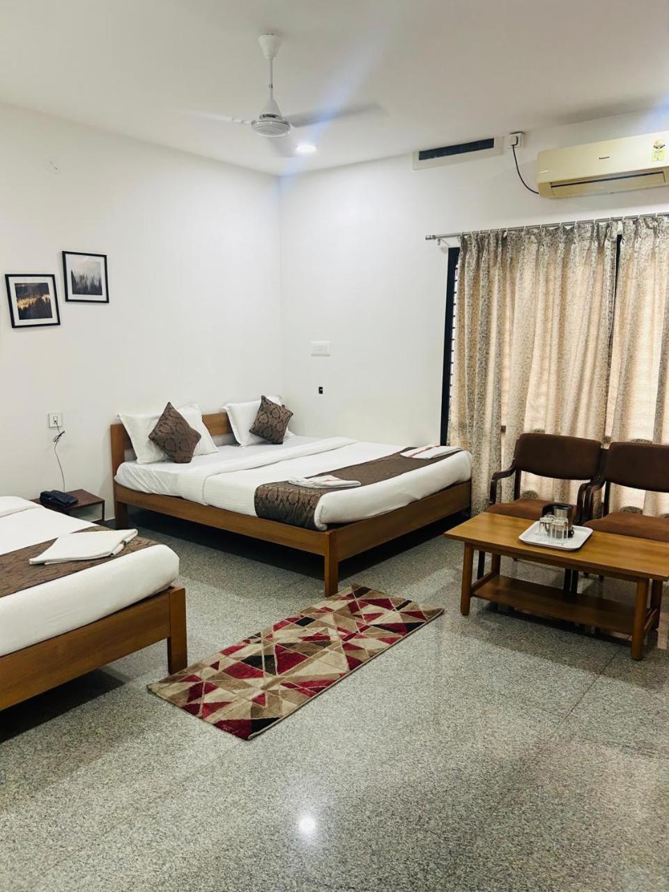 Hotel Queens Comfort Mysore Exterior foto