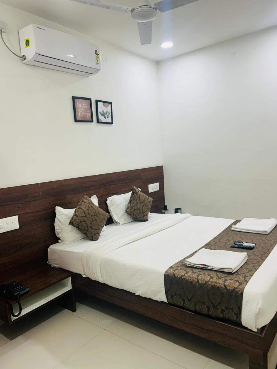 Hotel Queens Comfort Mysore Exterior foto