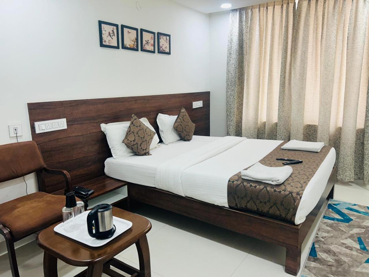 Hotel Queens Comfort Mysore Exterior foto