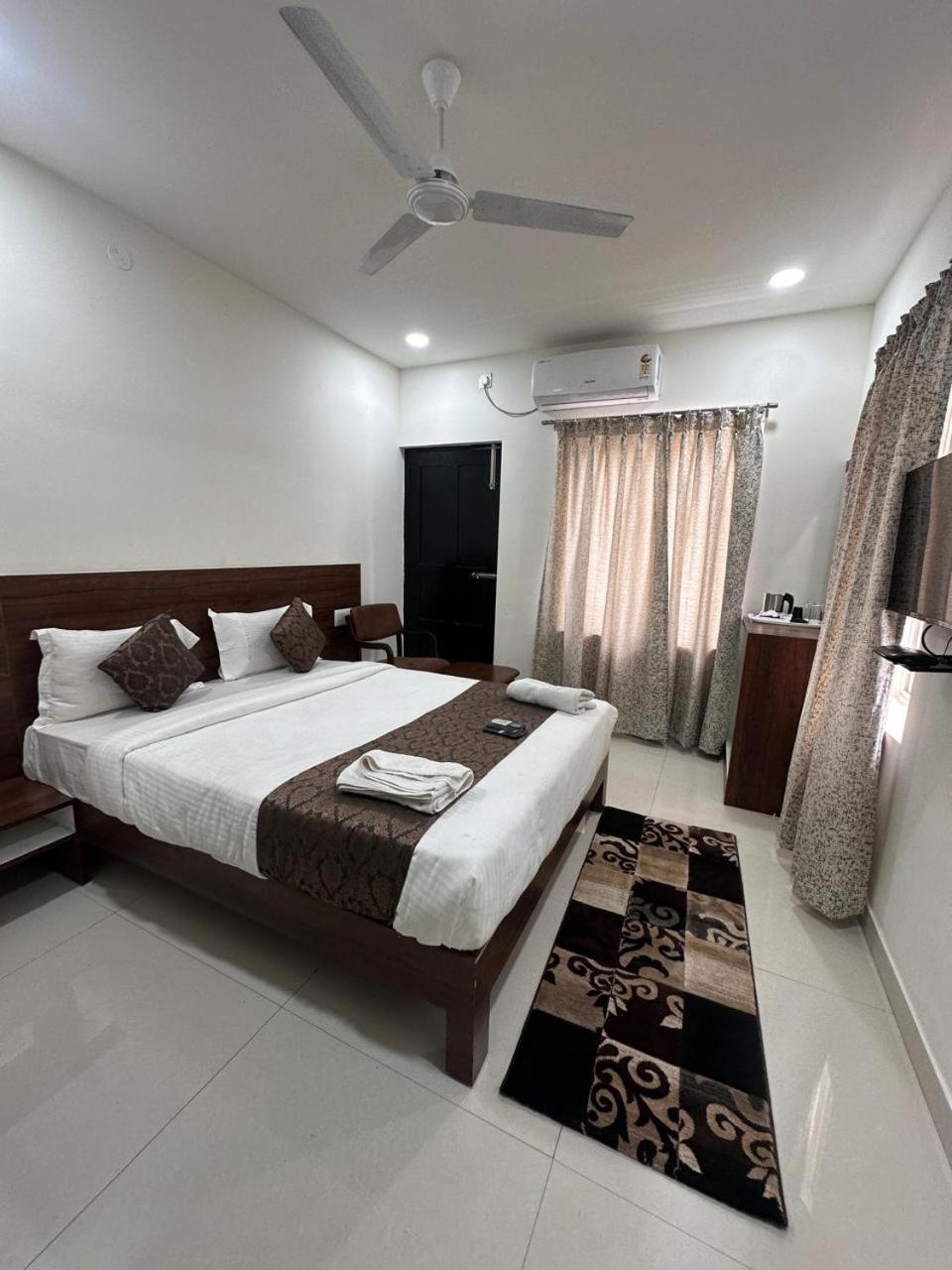 Hotel Queens Comfort Mysore Exterior foto